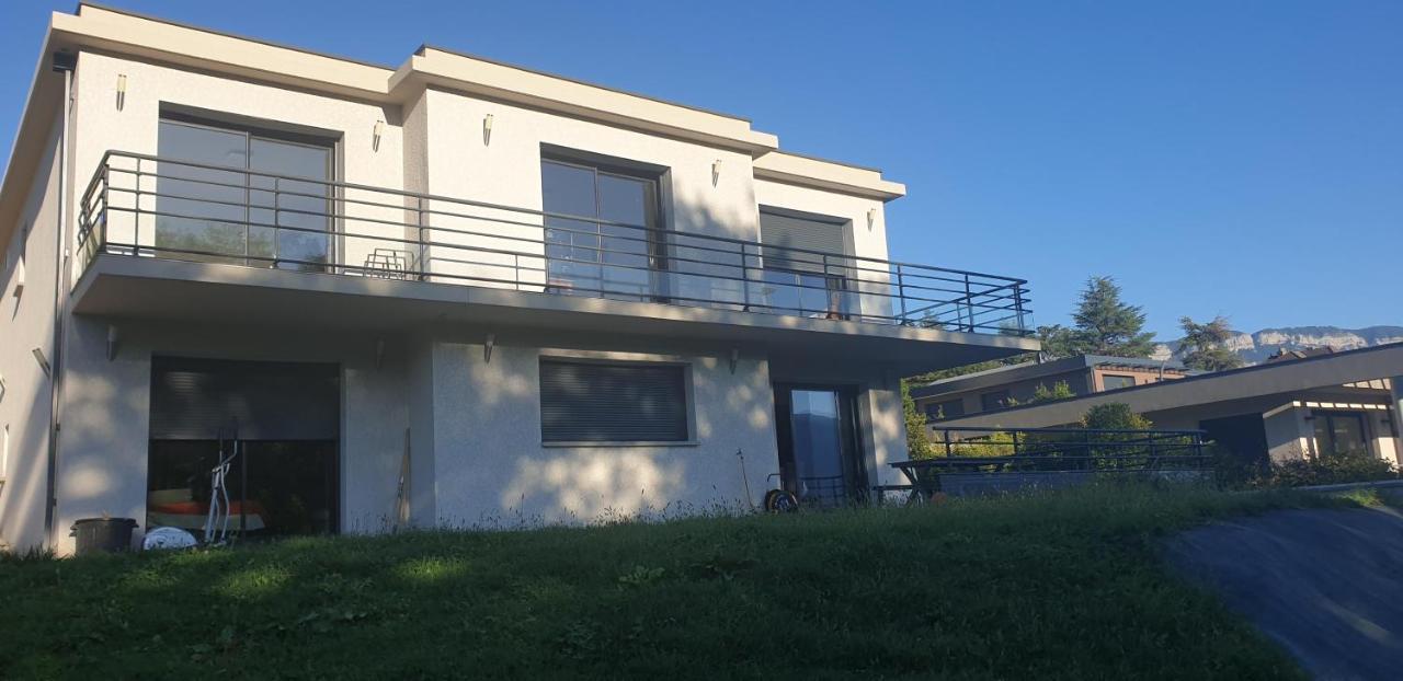 Petit Studio Dans Villa Bord De Lac Екс ле Бен Екстериор снимка